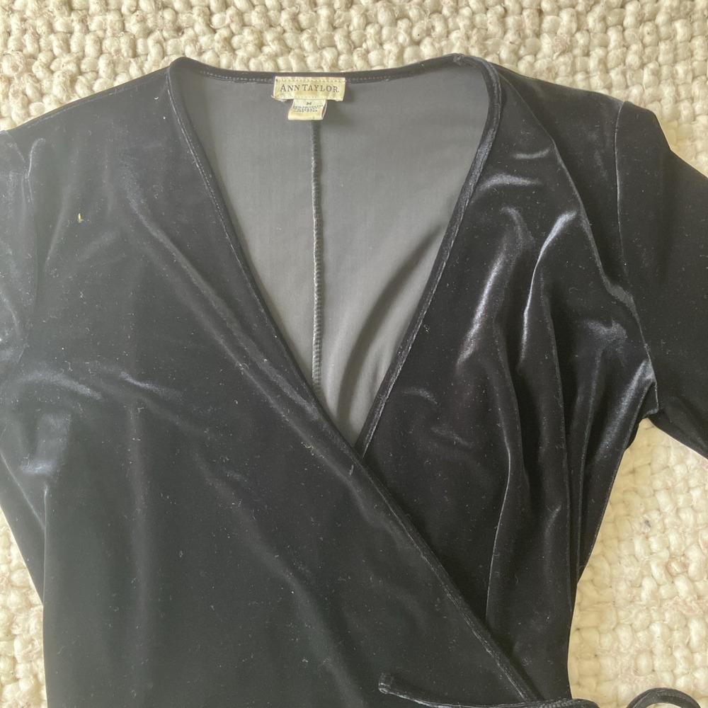 VTG Ann Taylor Black Velvet Wrap Cardigan Medium Whimsigoth 90's - Picture 3 of 10